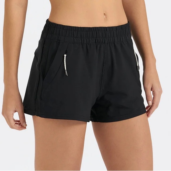 Vuori Pants - Vuori Women’s Dash Shorts Black NWT